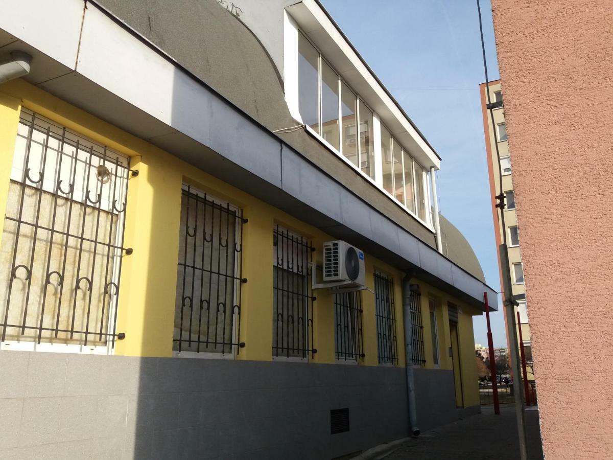 Apartament Hradna 9A Nové Zámky Zewnętrze zdjęcie