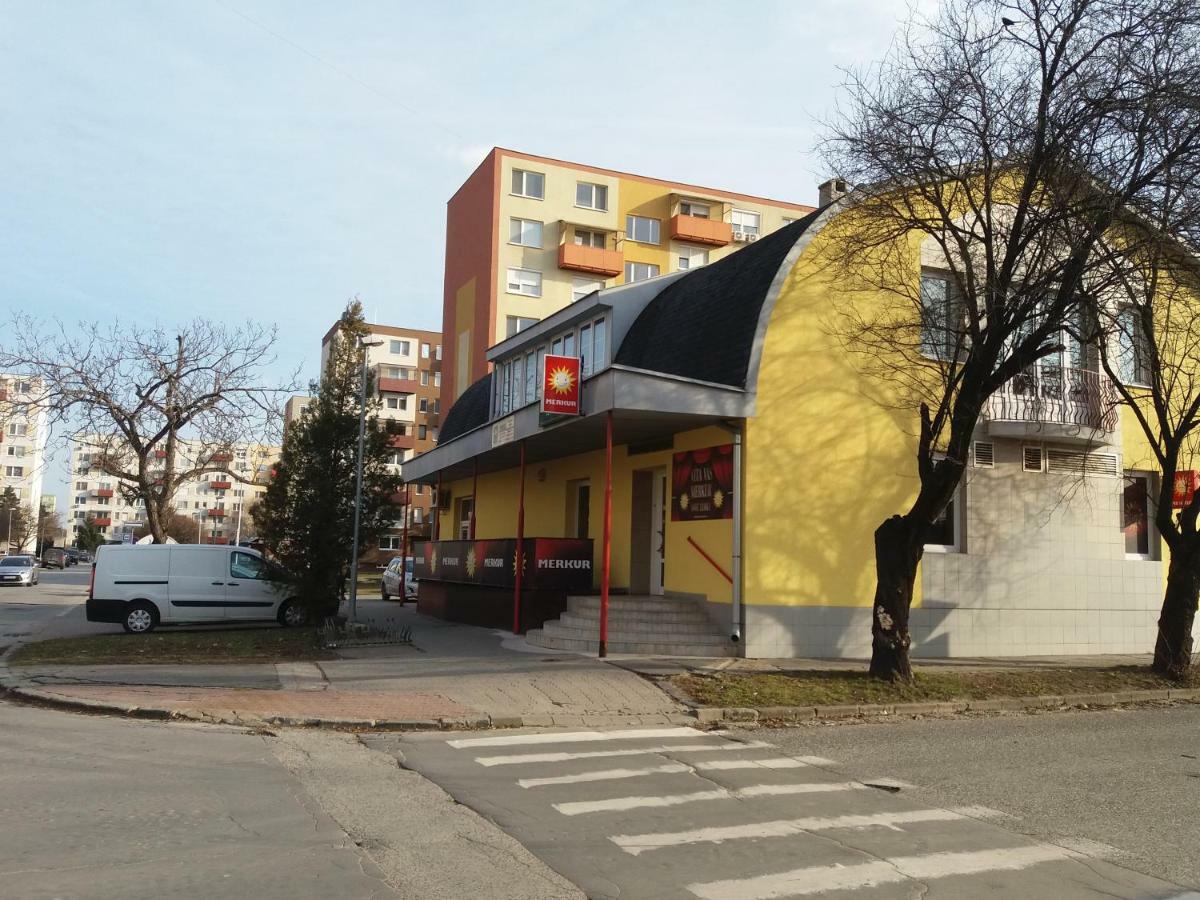 Apartament Hradna 9A Nové Zámky Zewnętrze zdjęcie