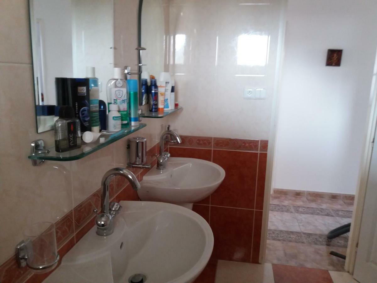 Apartament Hradna 9A Nové Zámky Zewnętrze zdjęcie